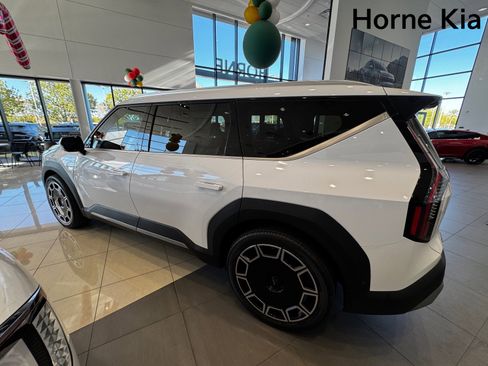 New 2026 Kia EV9 Wind image 6