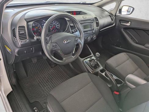 Used 2018 Kia Forte LX image 10