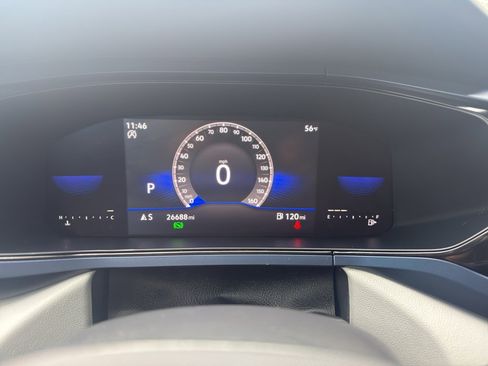 Used 2023 Volkswagen Taos SE w/ Panoramic Sunroof Package image 20