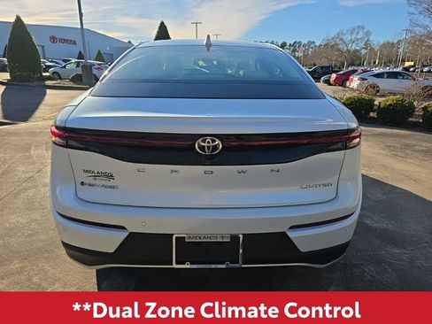 Used 2024 Toyota Crown Limited image 6