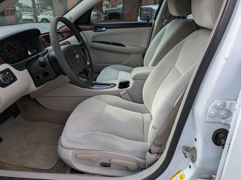 Used 2010 Chevrolet Impala LS FWD image 19