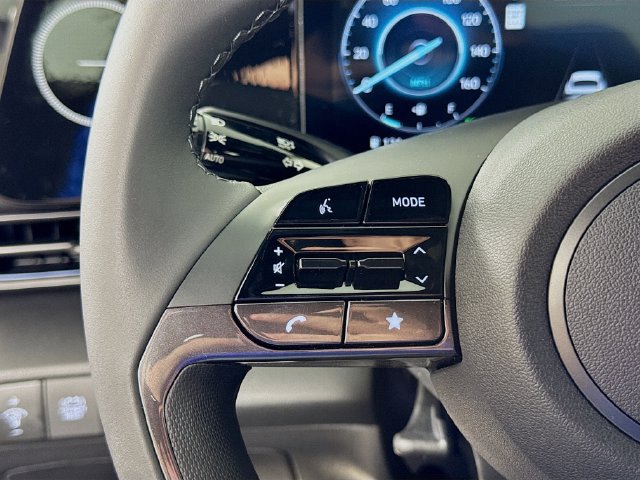 New 2025 Hyundai Elantra SEL FWD image 15