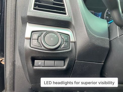 Used 2017 Ford Explorer XLT w/ Equipment Group 202A image 29