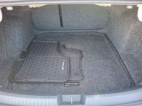 Certified 2025 Volkswagen Jetta Sport image 29