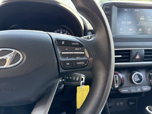 Used 2019 Hyundai Kona SE AWD/4WD image 18