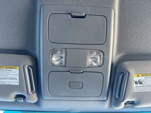 Used 2005 Toyota Tacoma Base image 23