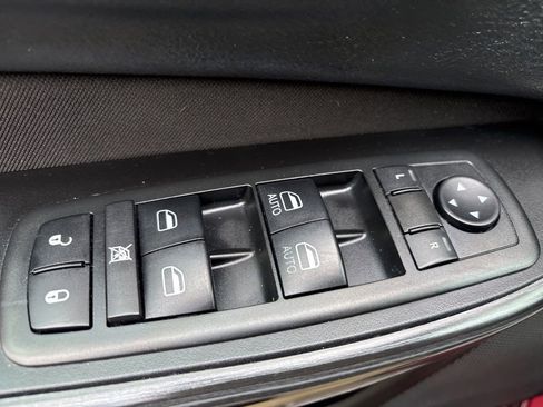 Used 2014 Jeep Cherokee Latitude AWD/4WD image 12