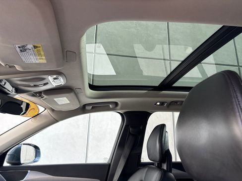 Used 2021 Volvo XC90 T5 Momentum w/ Climate Package image 25