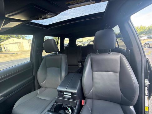 Used 2023 Lexus GX 460 Premium AWD/4WD image 22