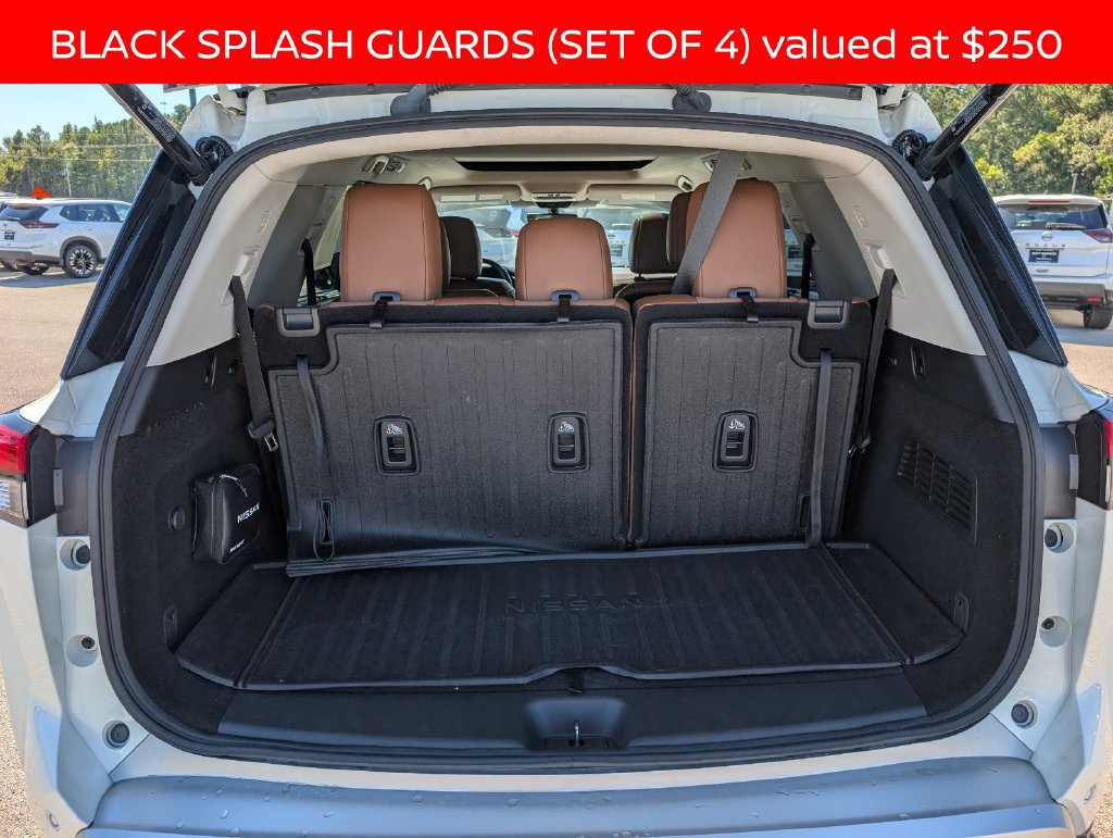 Used 2024 Nissan Pathfinder Platinum AWD/4WD image 6