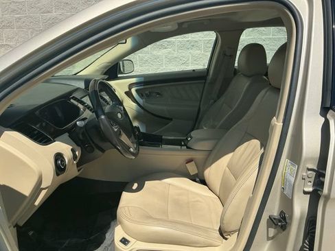 Used 2018 Ford Taurus Limited FWD image 14