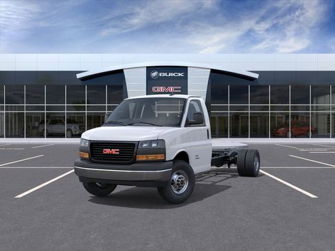 New 2025 GMC Savana 3500 1WT w/ Power Convenience Package image 8