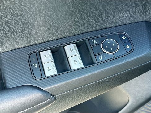 New 2026 Mitsubishi Outlander ES image 18