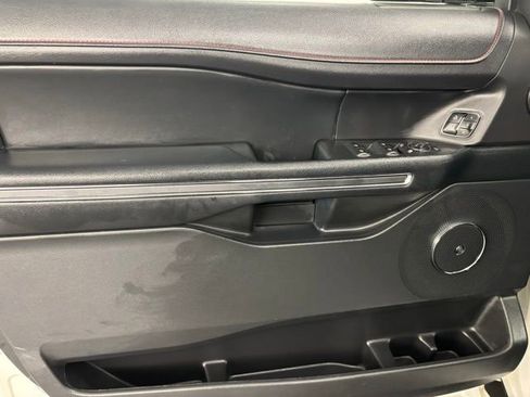 Used 2022 Ford Expedition Limited image 22