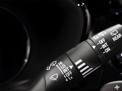 Used 2023 Buick Envision Preferred image 17