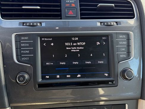 Used 2017 Volkswagen Golf Alltrack SE image 24