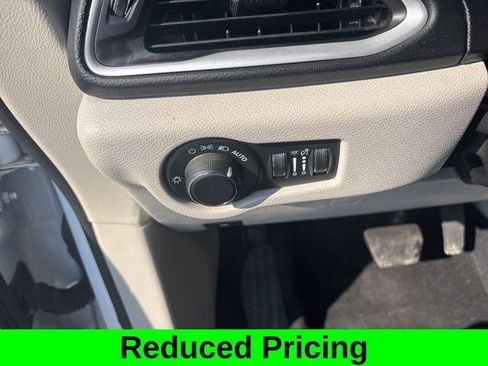 Used 2023 Chrysler Voyager LX FWD image 19