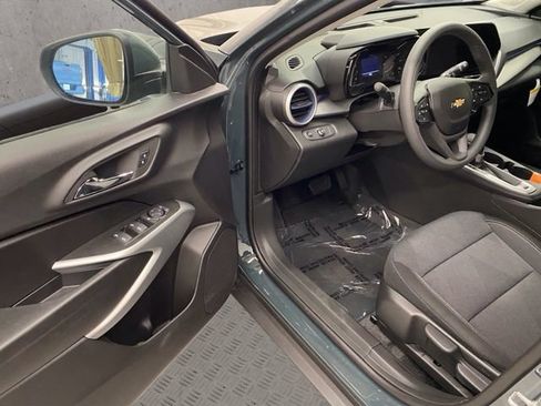 New 2026 Chevrolet Trax LS w/ LS Convenience Package FWD image 19