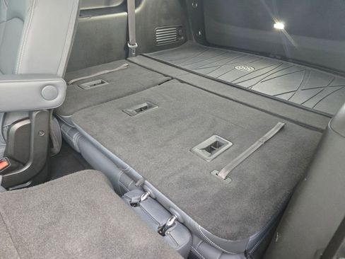 Used 2023 Buick Enclave Essence w/ Experience Buick Package FWD image 9