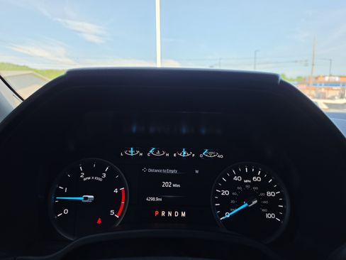 Used 2022 Ford F550 4x4 Regular Cab Super Duty image 17