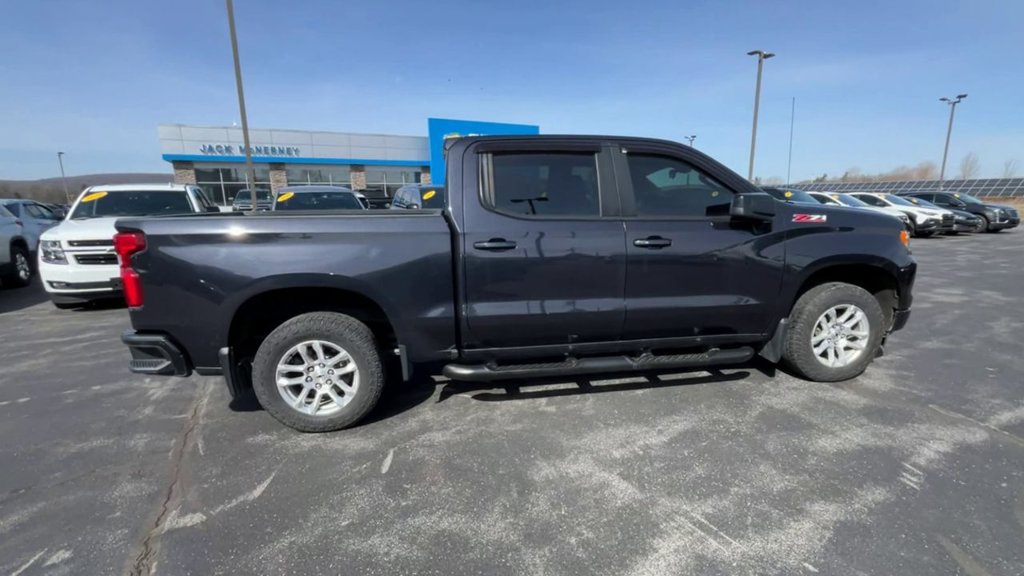 Used 2022 Chevrolet Silverado 1500 RST AWD/4WD image 9