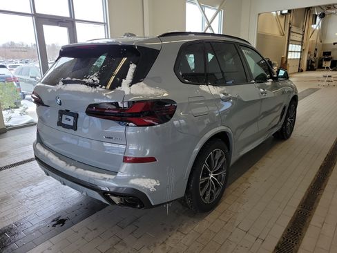 New 2026 BMW X5 xDrive40i w/ M Sport Package image 7
