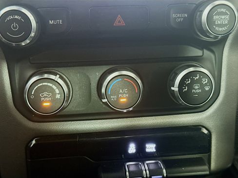 Used 2019 RAM 1500 Big Horn image 23