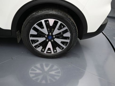 Used 2020 Ford Escape SE Sport image 9