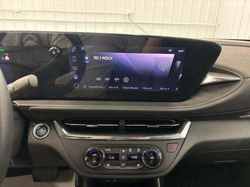 Used 2025 Buick Envista Preferred w/ Convenience I Package FWD image 38
