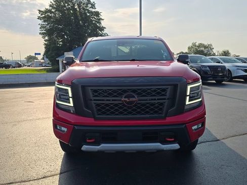 Used 2024 Nissan Titan PRO-4X w/ Pro-4x Convenience Package AWD/4WD image 8