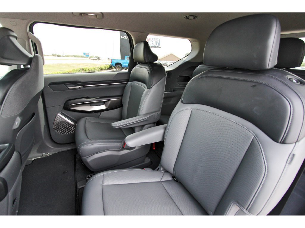 Used 2024 Kia EV9 Light Long Range RWD image 33