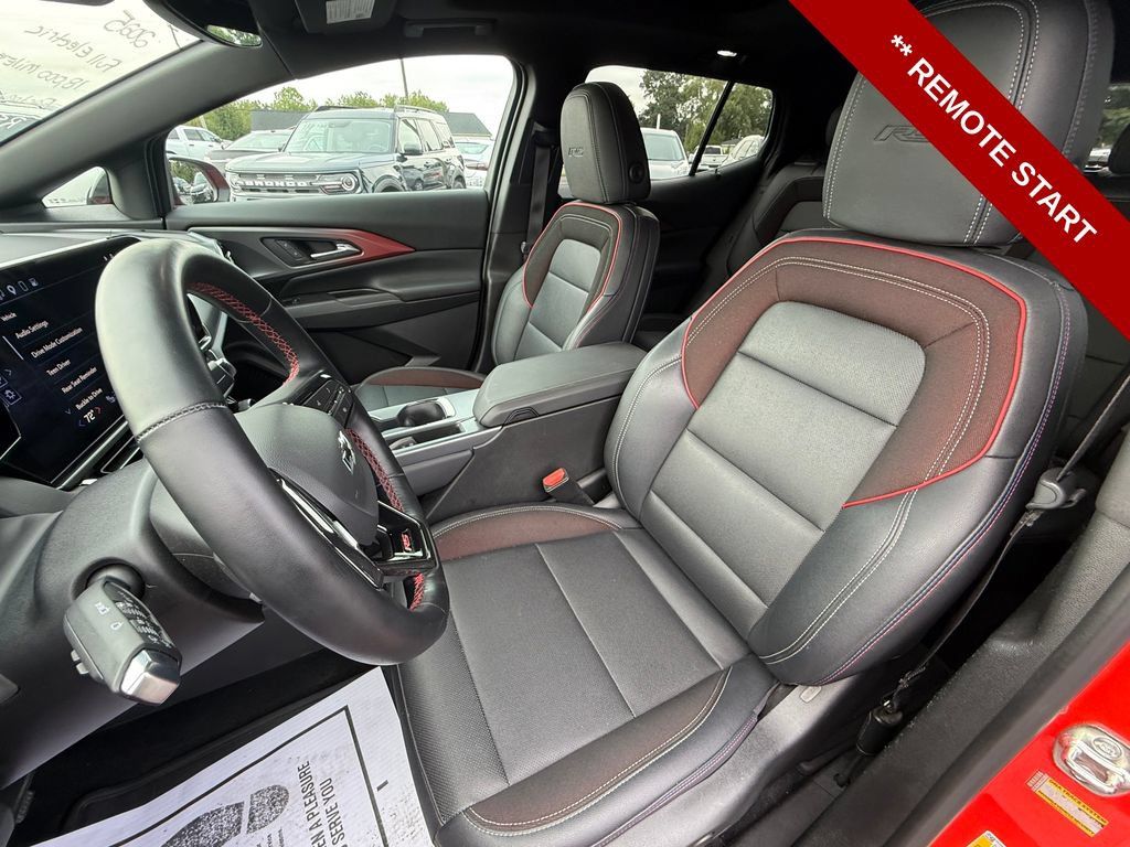 Used 2025 Chevrolet Equinox EV RS FWD image 15