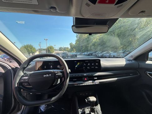 Used 2025 Kia K4 FWD image 24