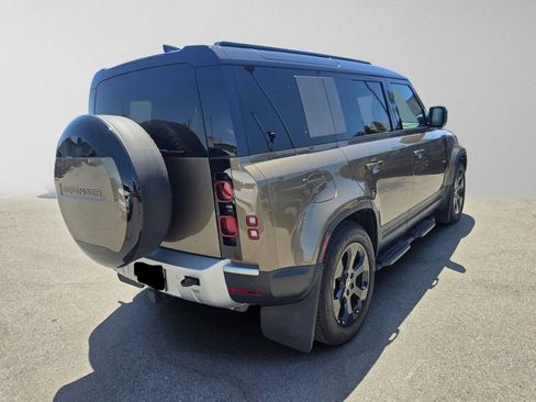 Used 2025 Land Rover Defender 110 S AWD/4WD image 5