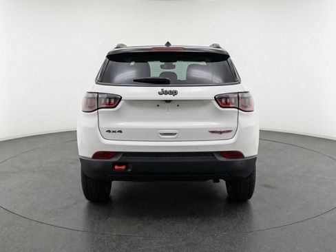 Used 2025 Jeep Compass Trailhawk image 7