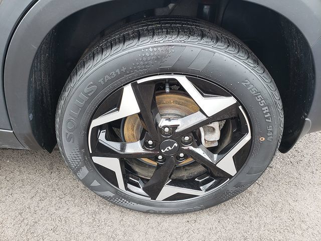 Certified 2024 Kia Seltos EX AWD/4WD image 16