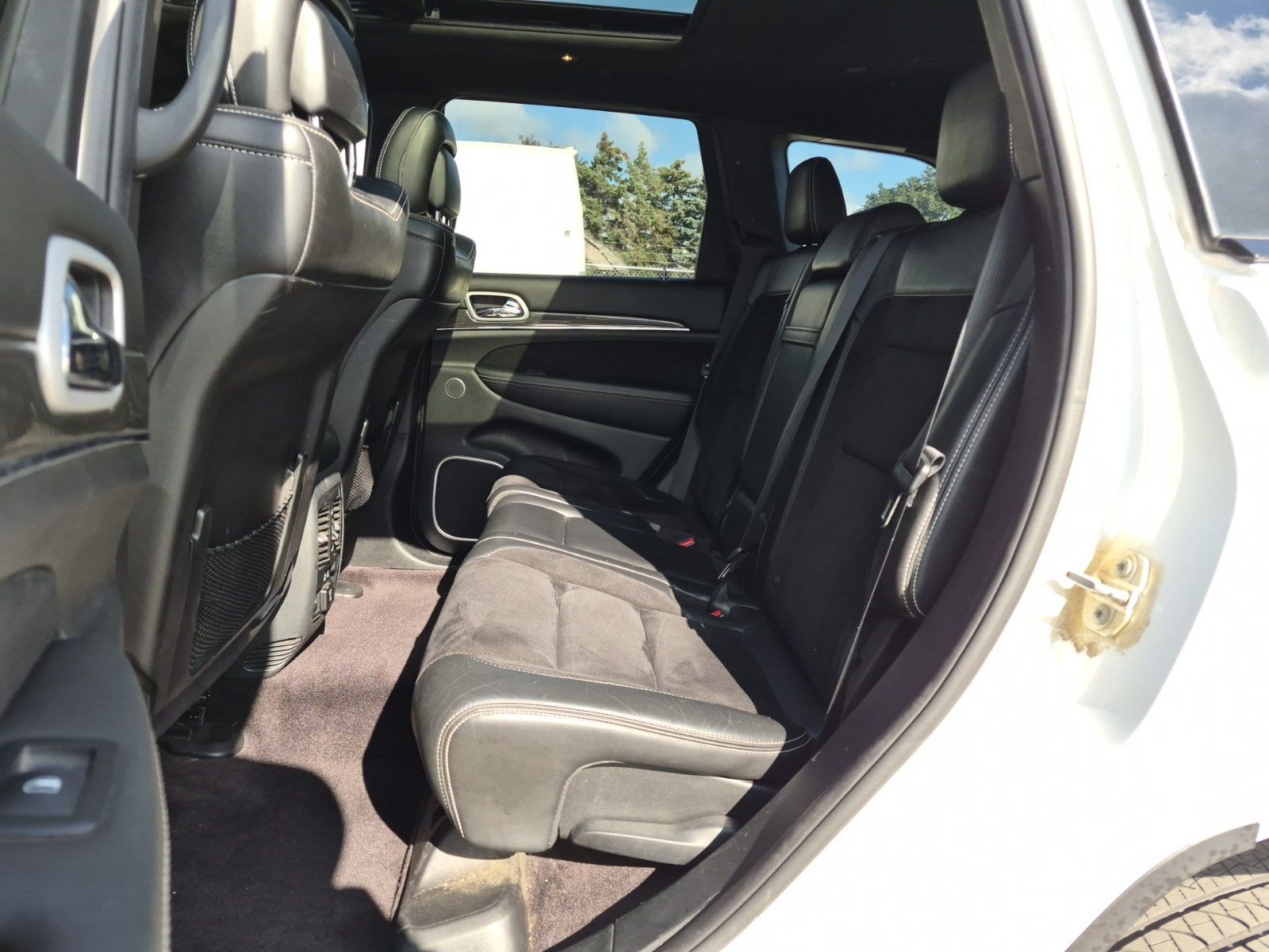 Used 2018 Jeep Grand Cherokee SRT AWD/4WD image 10