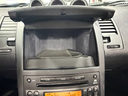 Used 2004 Nissan 350Z Touring image 11