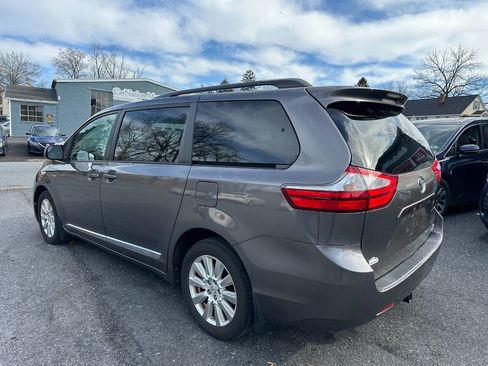 Used 2017 Toyota Sienna LE image 7