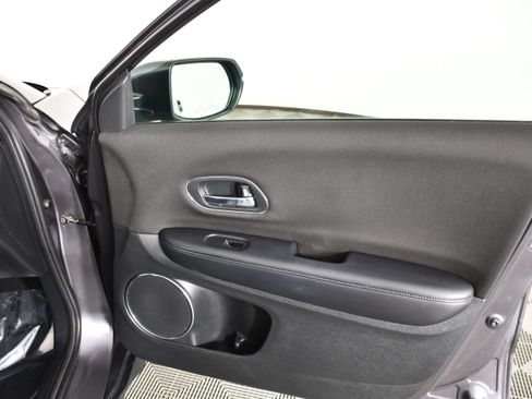 Used 2016 Honda HR-V EX image 39