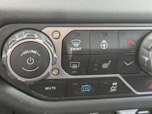 Used 2024 Jeep Wrangler Unlimited Sahara AWD/4WD image 28