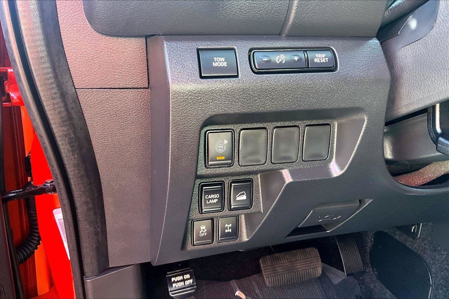 Used 2025 Nissan Frontier PRO-4X AWD/4WD image 36