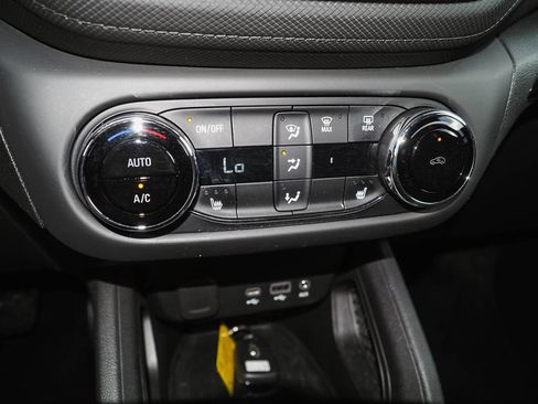 Used 2023 Chevrolet TrailBlazer LT w/ Convenience Package FWD image 13