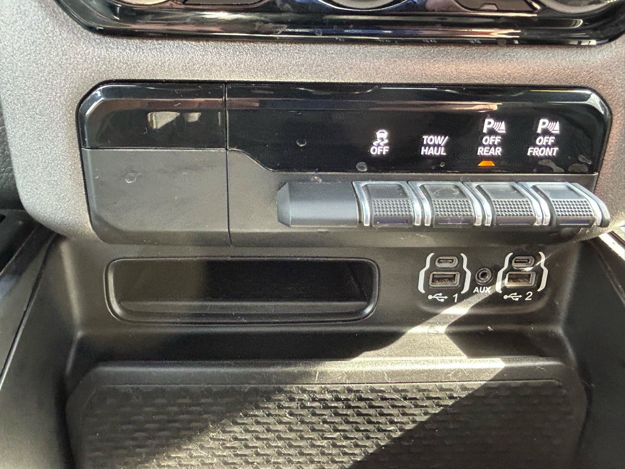 Used 2020 RAM 1500 4x4 Crew Cab image 27