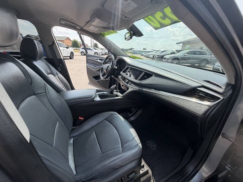 Used 2020 Buick Enclave Essence AWD/4WD image 18