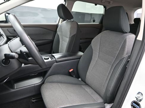 Used 2023 Nissan Rogue SV image 14