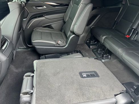 Certified 2024 Cadillac Escalade Sport w/ LPO, ONYX Package AWD/4WD image 19