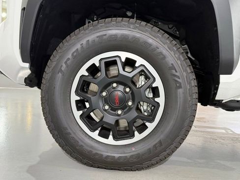 New 2025 Toyota Tacoma TRD Off-Road image 13