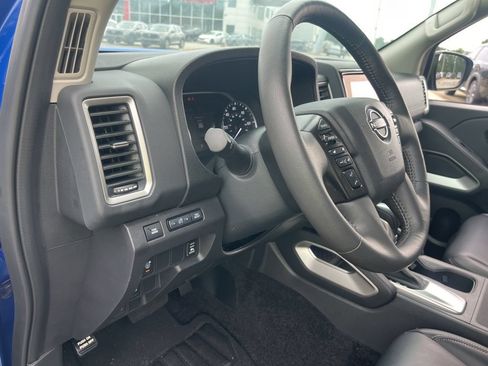 Used 2024 Nissan Frontier SL w/ Technology Package RWD image 10
