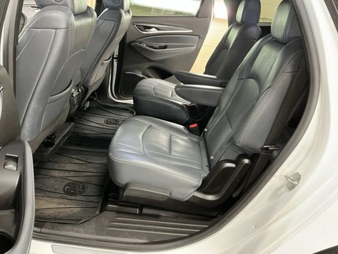 Used 2022 Buick Enclave Essence w/ Experience Buick Package FWD image 13